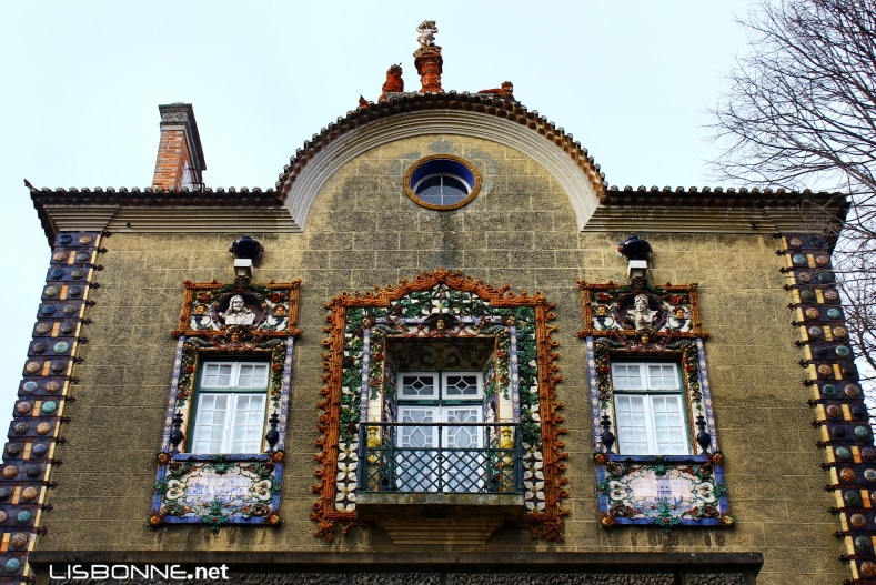 façade azulejos en relief