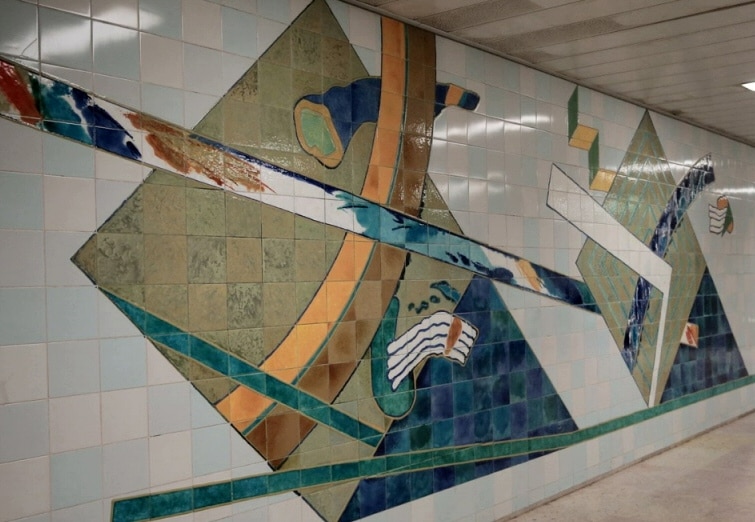 murs azulejos métro