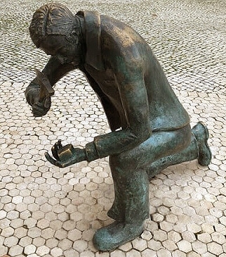 statue paveur portugais