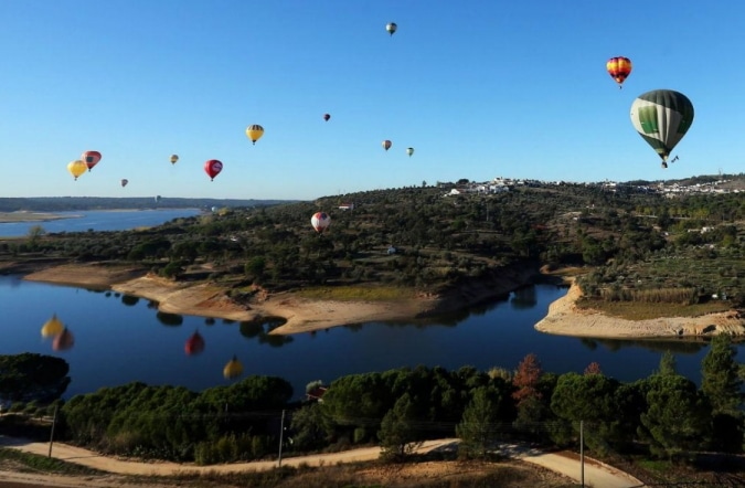 festival international de montgolfières au Portugal