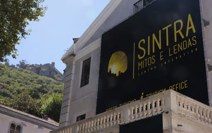 Façade du Centre d'interprétation des Mythes et Légendes de Sintra (Sintra Mitos e Lendas), Praça da República.